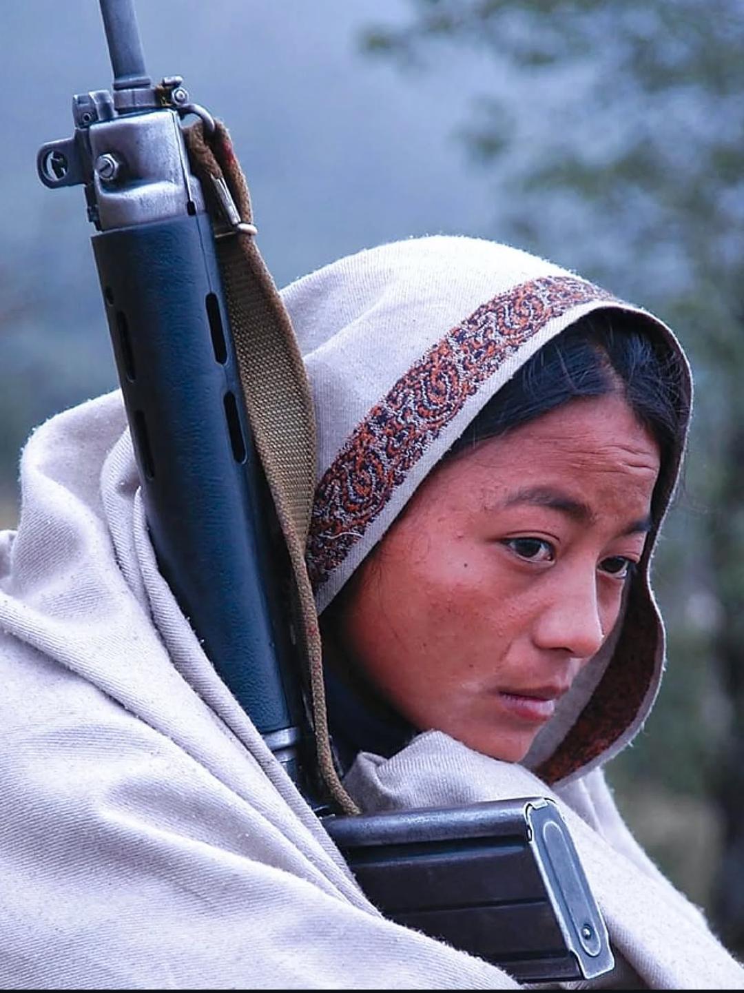 Comrade Chunauti, commander of the 16th Battalion of the People’s Liberation Army, during the movement to end the monarchy in Nepal, 2005 🇳🇵 [1080 × 1441]