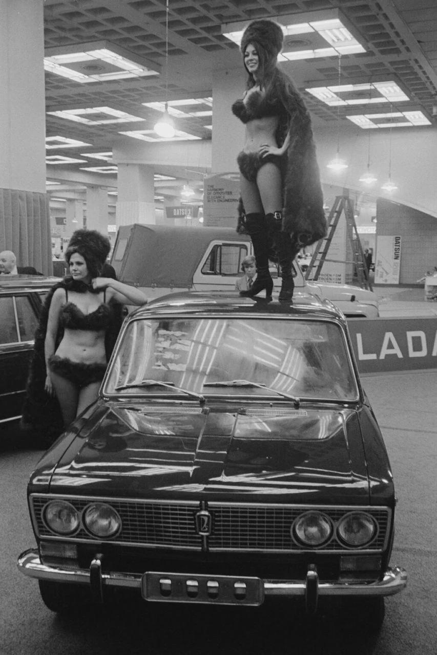 The Lada stand at the New York Auto Show, 1973, New York, United States. [853×1280]