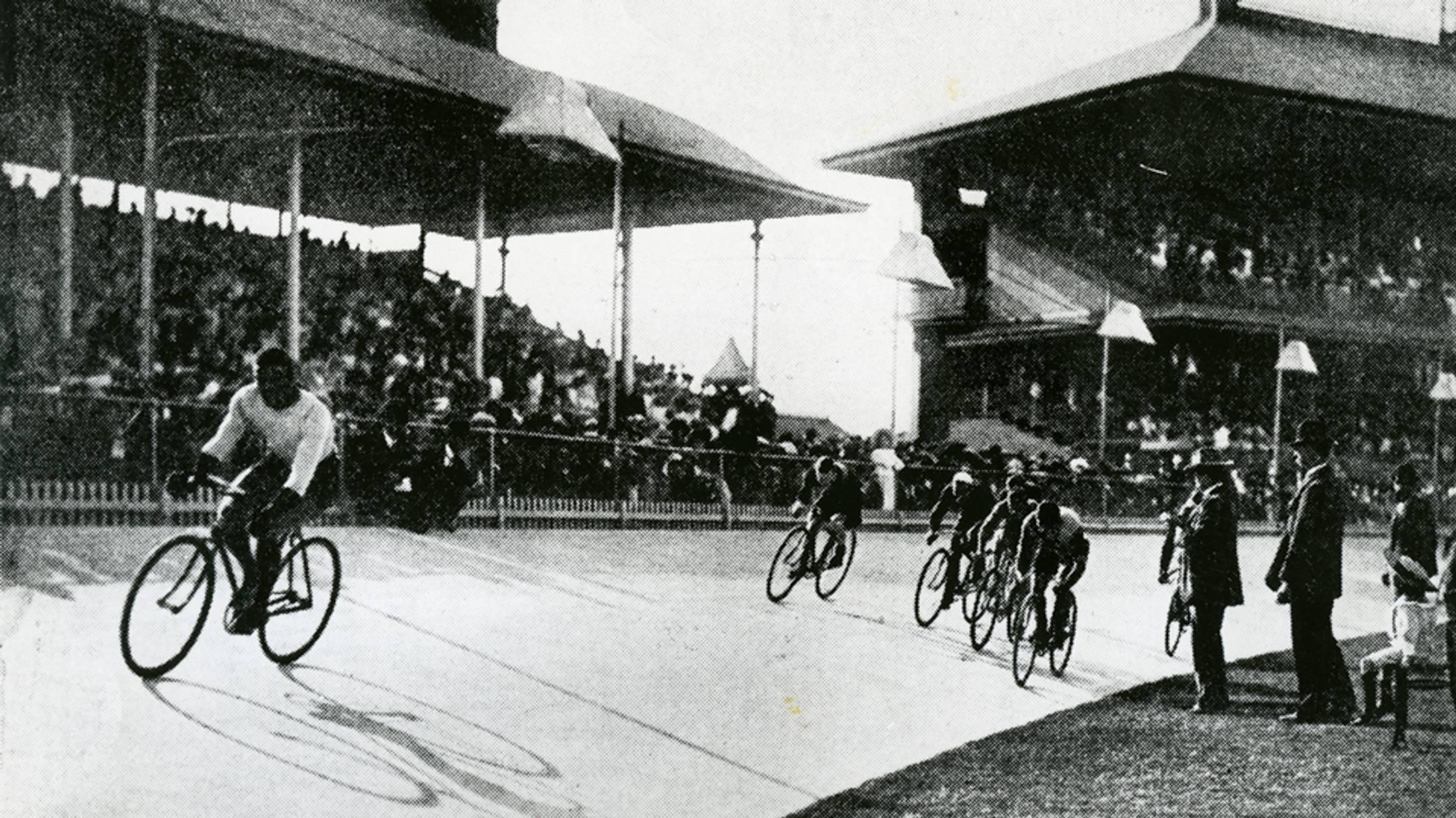 Marshall “Major” Taylor racing at a velodrome in 1899, the year he became the world cycling champion [2160×1215]