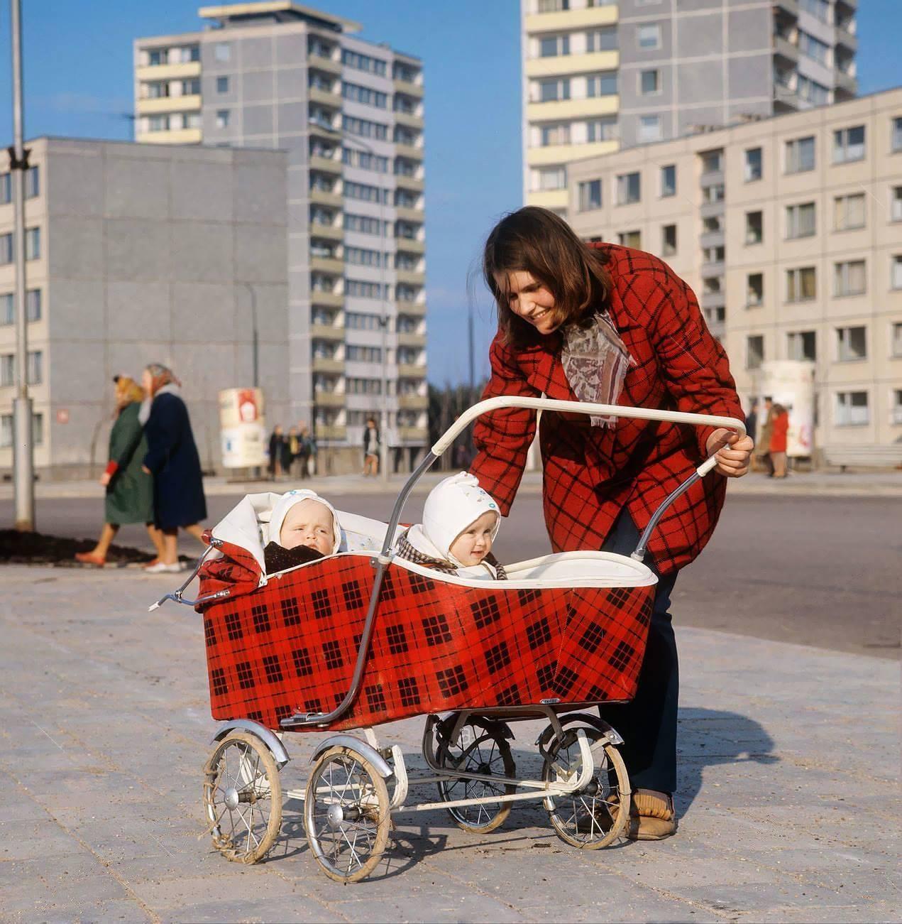 Typical Eastern Europe of the 1970s (Vilnius, 1972) [1301×1271]