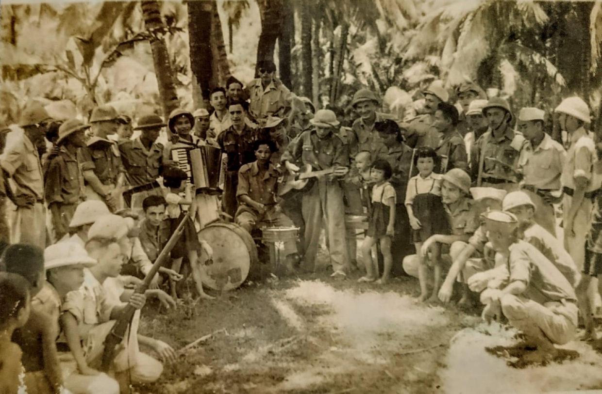 Mid-Autumn Festival in Vietminh-controlled South-Central Vietnam, 1951, notes the presence of foreign volunteers [1240×813]