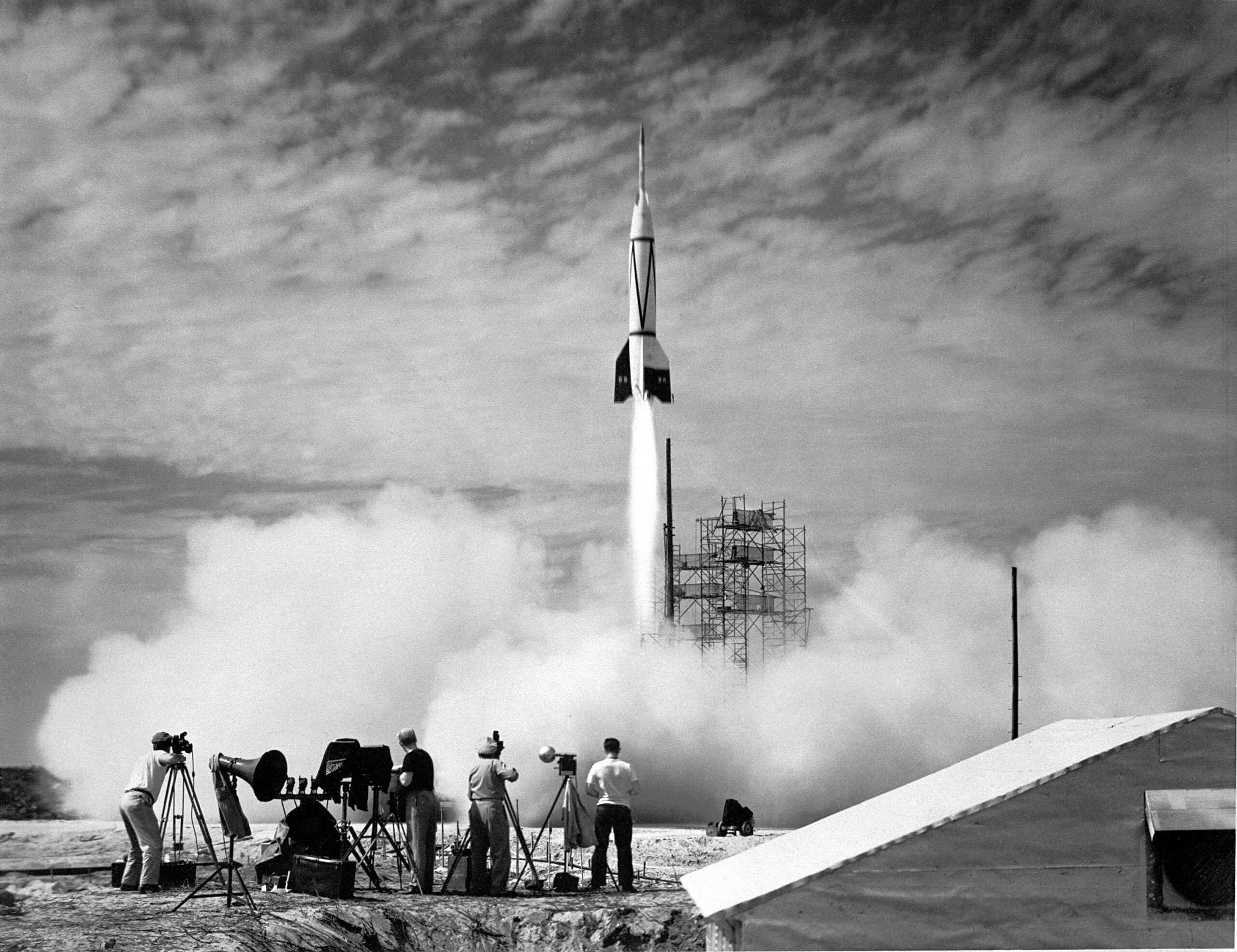 Photographers capturing the launch of the first rocket from Cape Canaveral, Florida. The station went on to be used during the Apollo moon landings and the Space Shuttle program. (1950) [2560×1971]