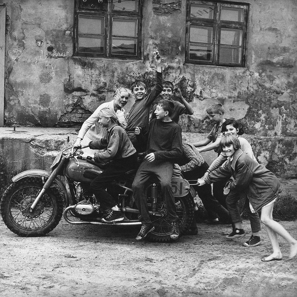 Antanas Sutkus – youth playing on a motorcycle in Lithuania, 1974 [990×991]