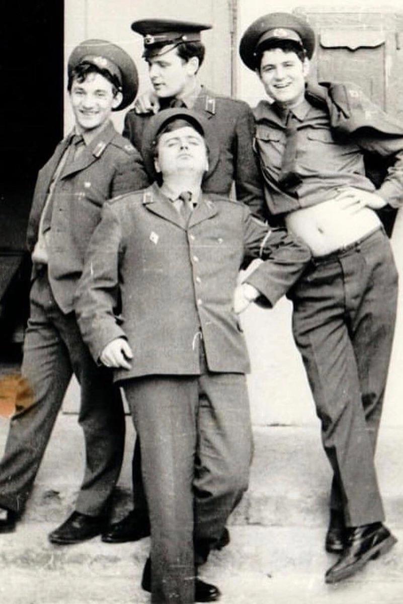A Soviet song & dance ensemble group in the military (1970 – 1980) [801 x 1200]