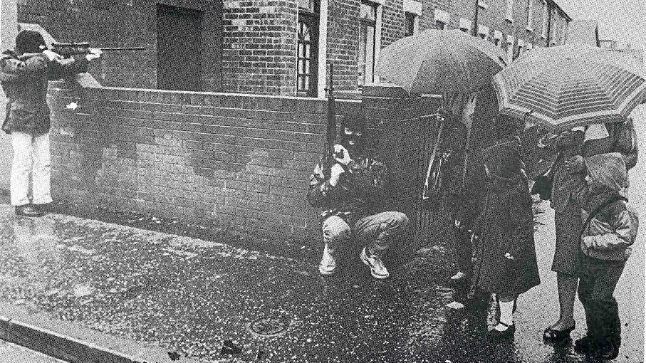 IRA sniper, St James, Belfast, 1987. [507×910]