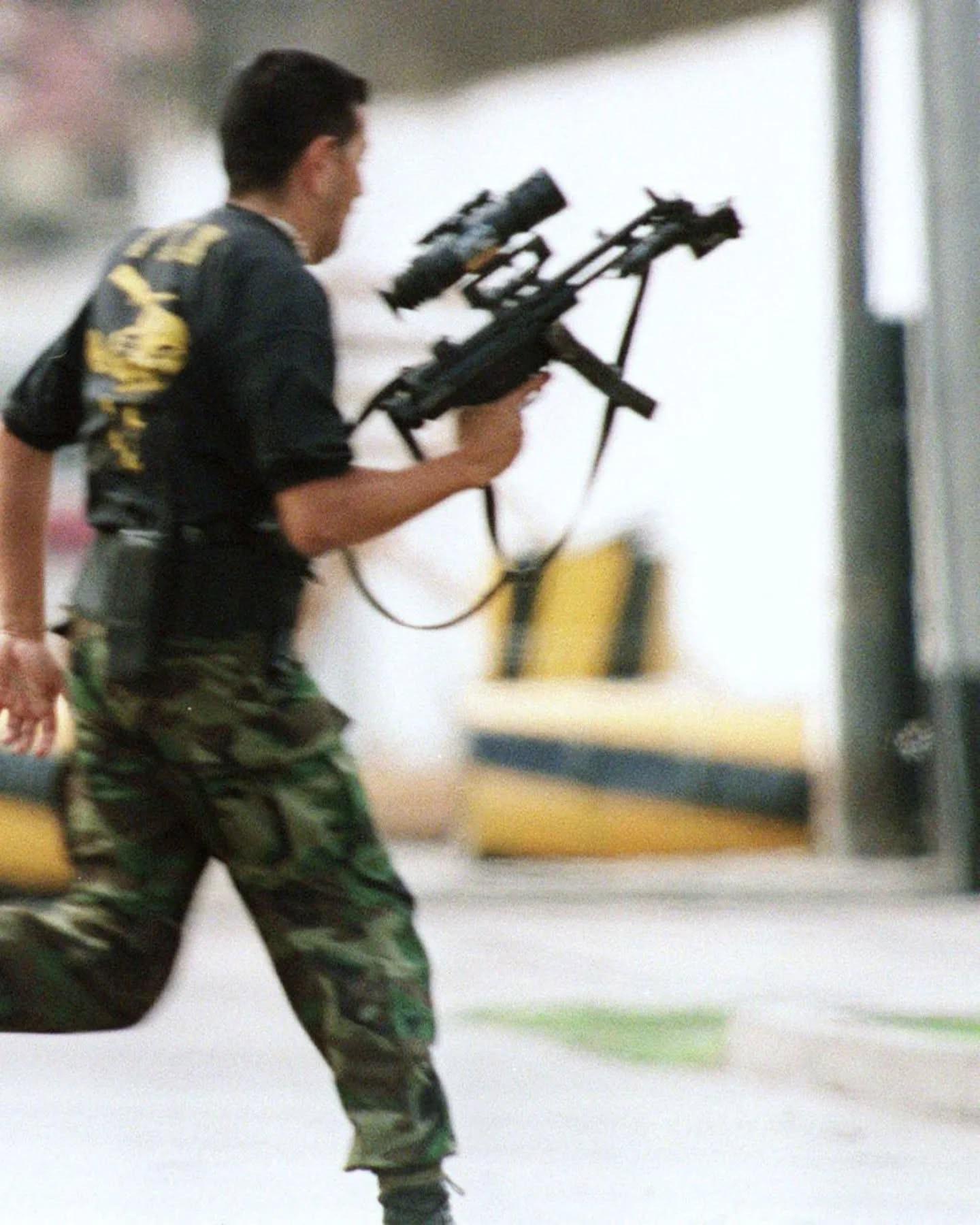 Member of the Peruvian Special Forces using an HK MP5A3 SMG with an AN/PVS-4 night vision scope: during the Japanese embassy hostage crisis in Lima, Peru, c. December 17th, 1996 – April 22nd, 1997. [1440 x 1800]