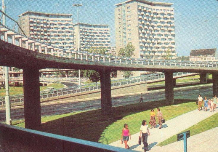 Torwar housing estate in Warsaw, Poland, 1970s. [736×513]