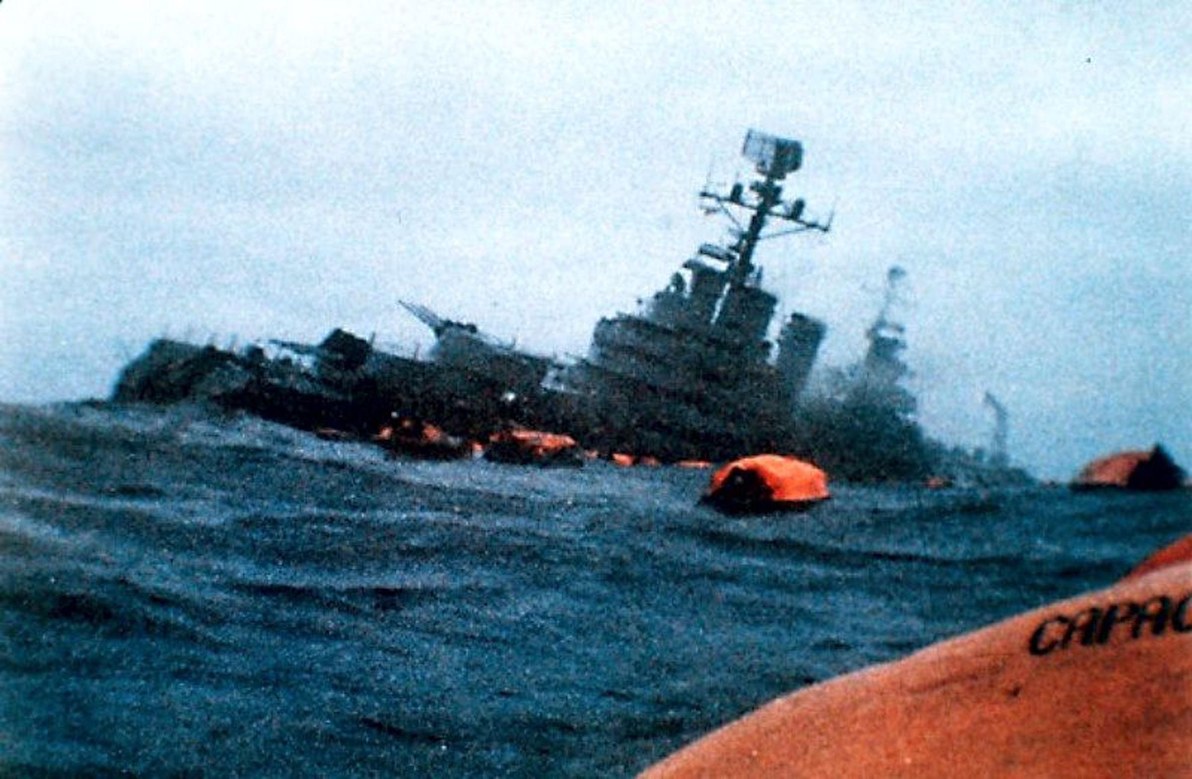 Sinking of the Argentine Navy’s Brooklyn-class cruiser ARA General Belgrano, it was struck by torpedoes from the Royal Navy’s Churchill-class nuclear-powered submarine HMS Conqueror (S-48), during the Falklands War on May 2nd, 1982. [2400 x 1569]