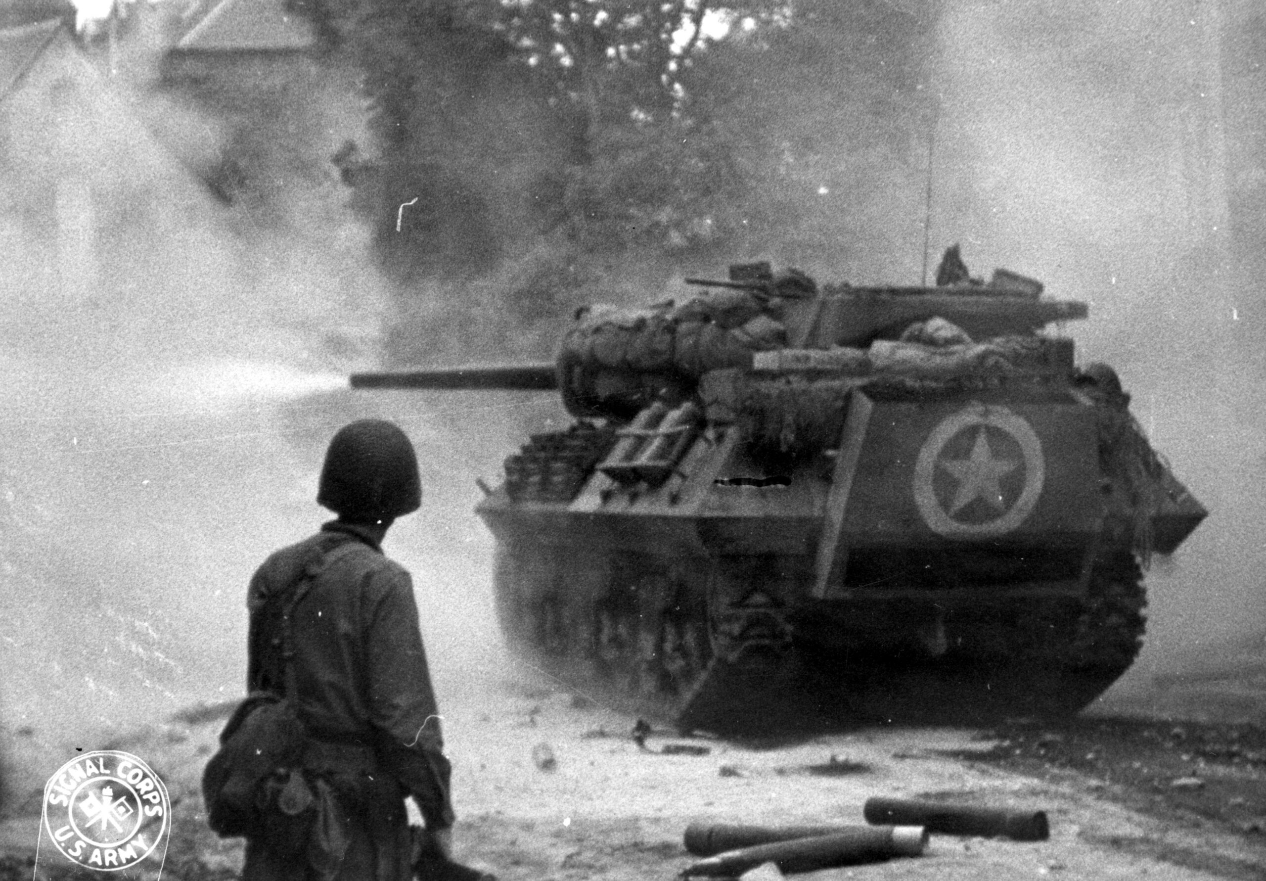 A U.S. Army M10 Wolverine tank destroyer during the Battle of Saint-Lô. Normady, France, July 1944 [5264 × 3663]