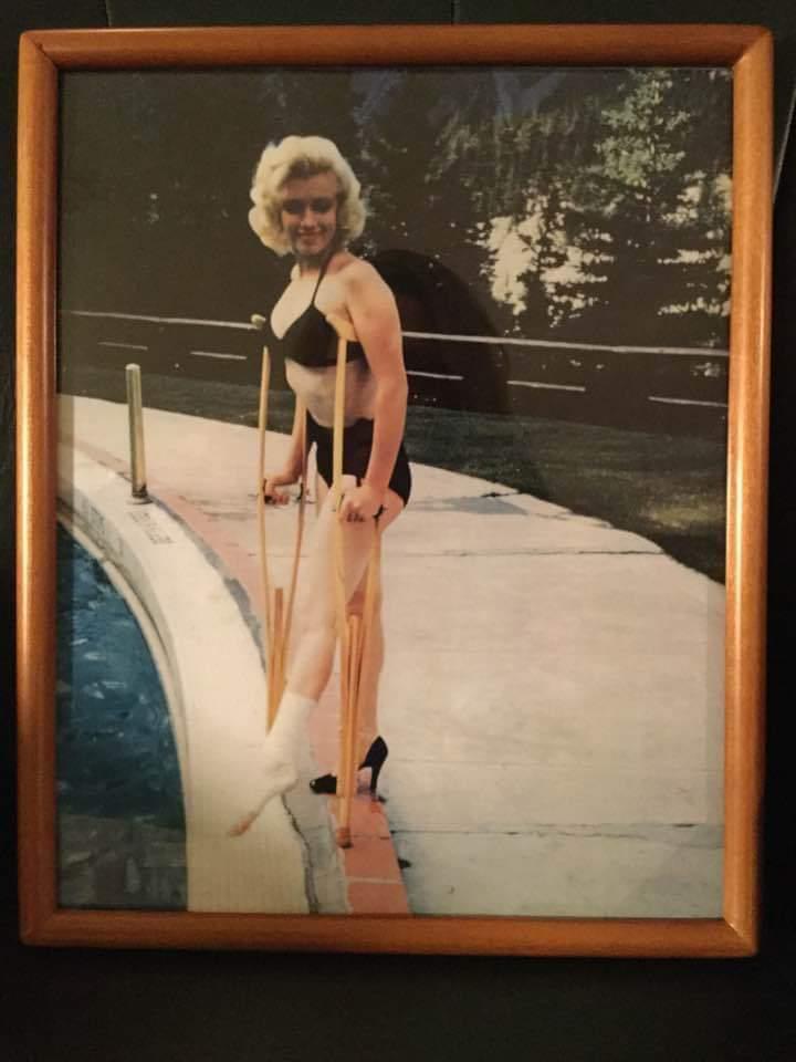 Marilyn Monroe at the Banff Spring Hotel, Alberta. 1953. (720×960)