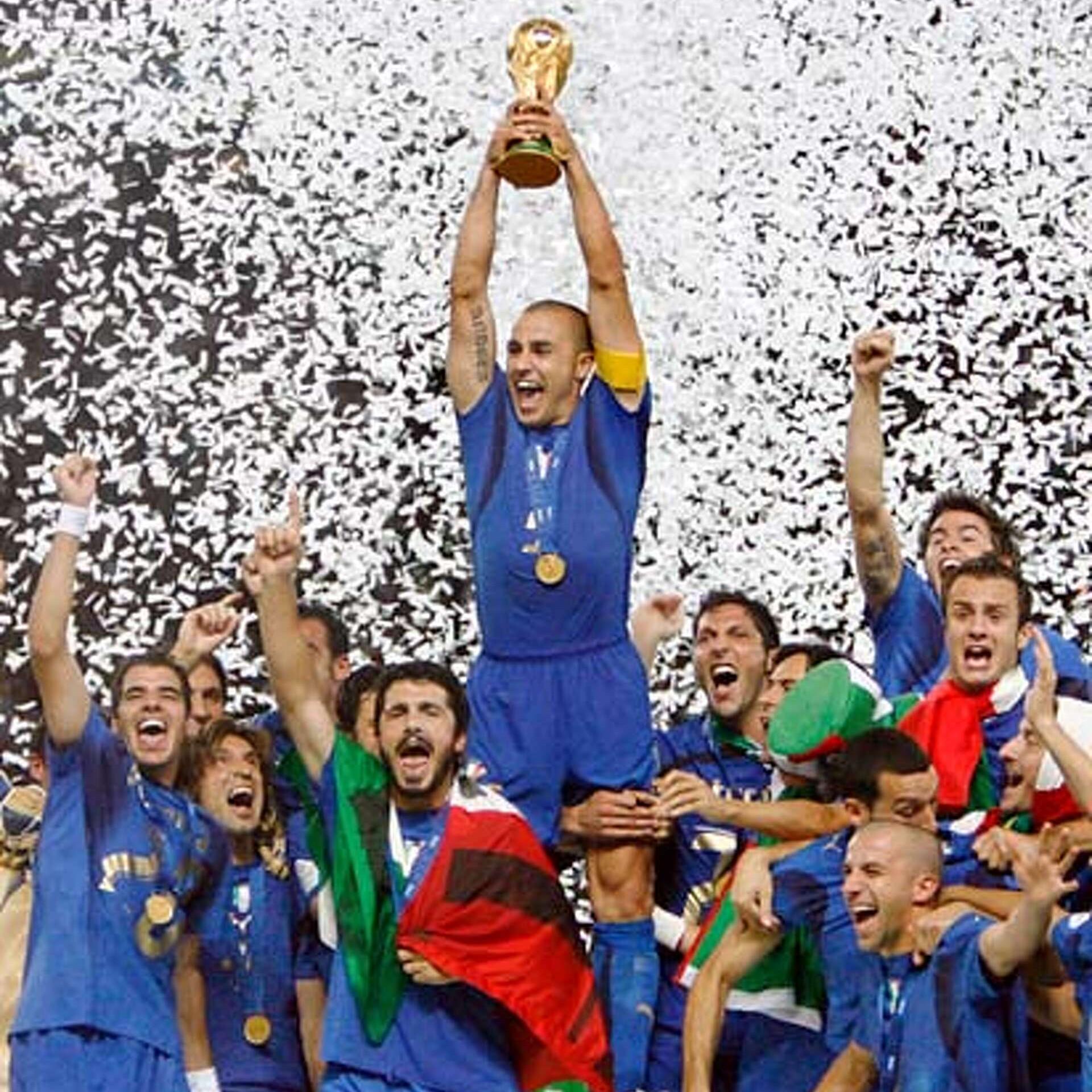 Italy’s players celebrate their 2006 FIFA World Cup victory (Germany 2006) [1920×1920]