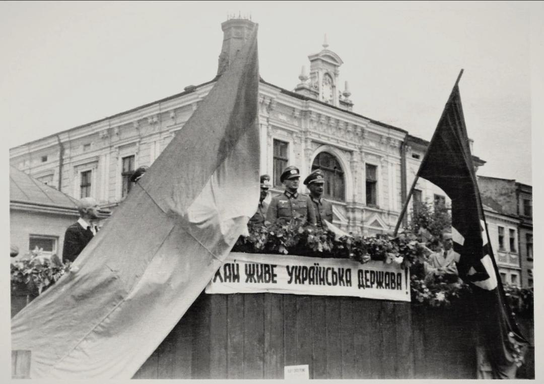 Rally of Germans and Ukrainian nationalists from Ukrainian Central Committee following the initial German victories over the Soviet Union at the Market Square in Przemyśl, Occupied Poland, 7 July 1941. [1080×762]