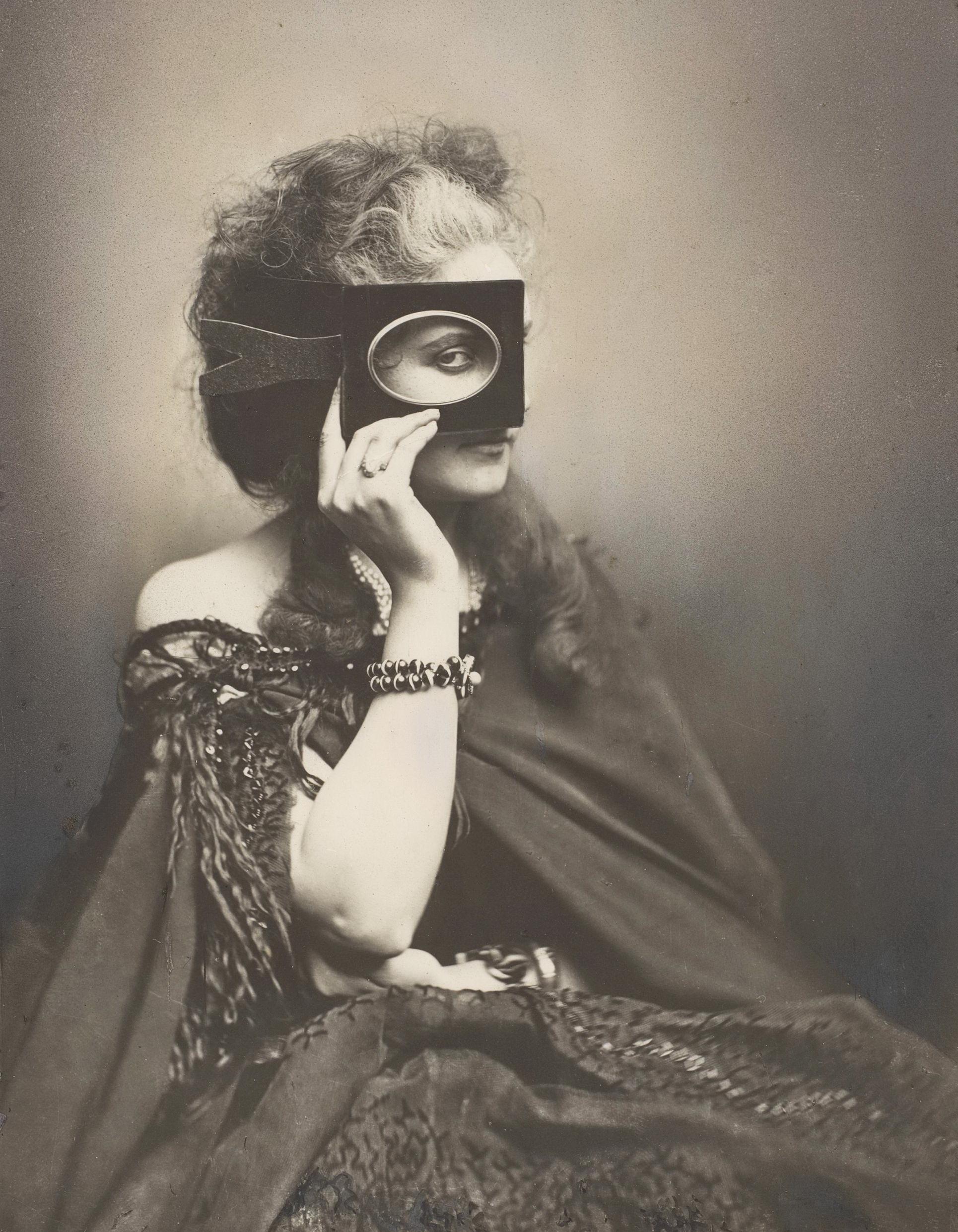 Photo taken 160 years ago… “Virginia Oldoini (1837 – 1899) Countess of Castiglione”. Photo: Pierre-Louis Pierson (1822 – 1913, a French photographer). Photo was taken at the Mayer & Pierson studio, located at 3 Boulevard des Capucines in Paris, France, circa 1866 [1930×2896]