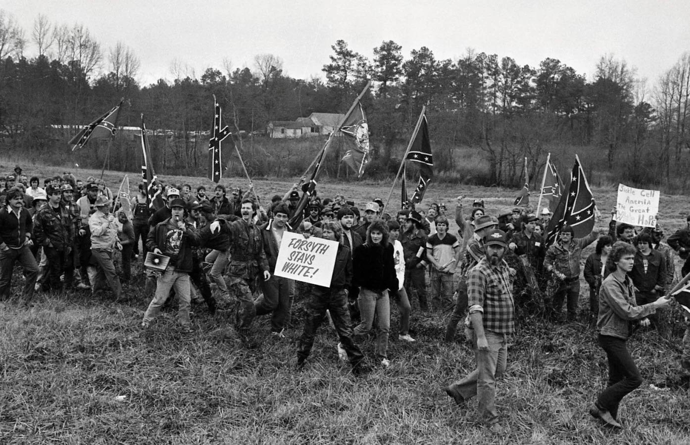 Counter protestors of the Brotherhood March in Forsyth County Georgia, January 17th 1987[1394×899]