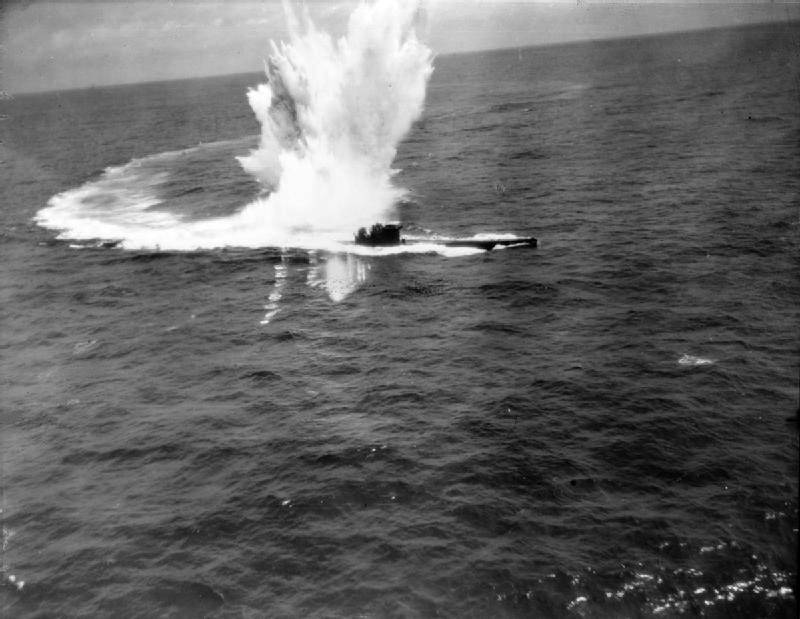 German submarine U-243 under attack by a Royal Australian Air Force Sunderland flying boat of No. 10 Squadron RAAF in the Bay of Biscay. 8 July 1944 [800 × 619]