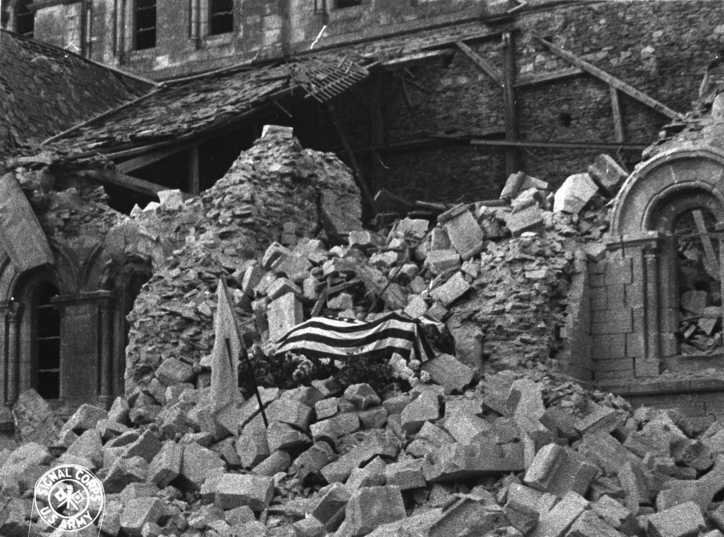 “The Major of St. Lô”- Major Thomas Howie was Killed in Action on July 17, 1944 in Normandy, he was 36 years old. [1440×1068]