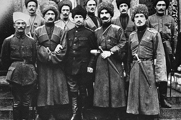Officers of the Dagestan Cavalry Regiment with the grandson of Imam Shamil. Petrograd, August 31, 1917 [600×400].