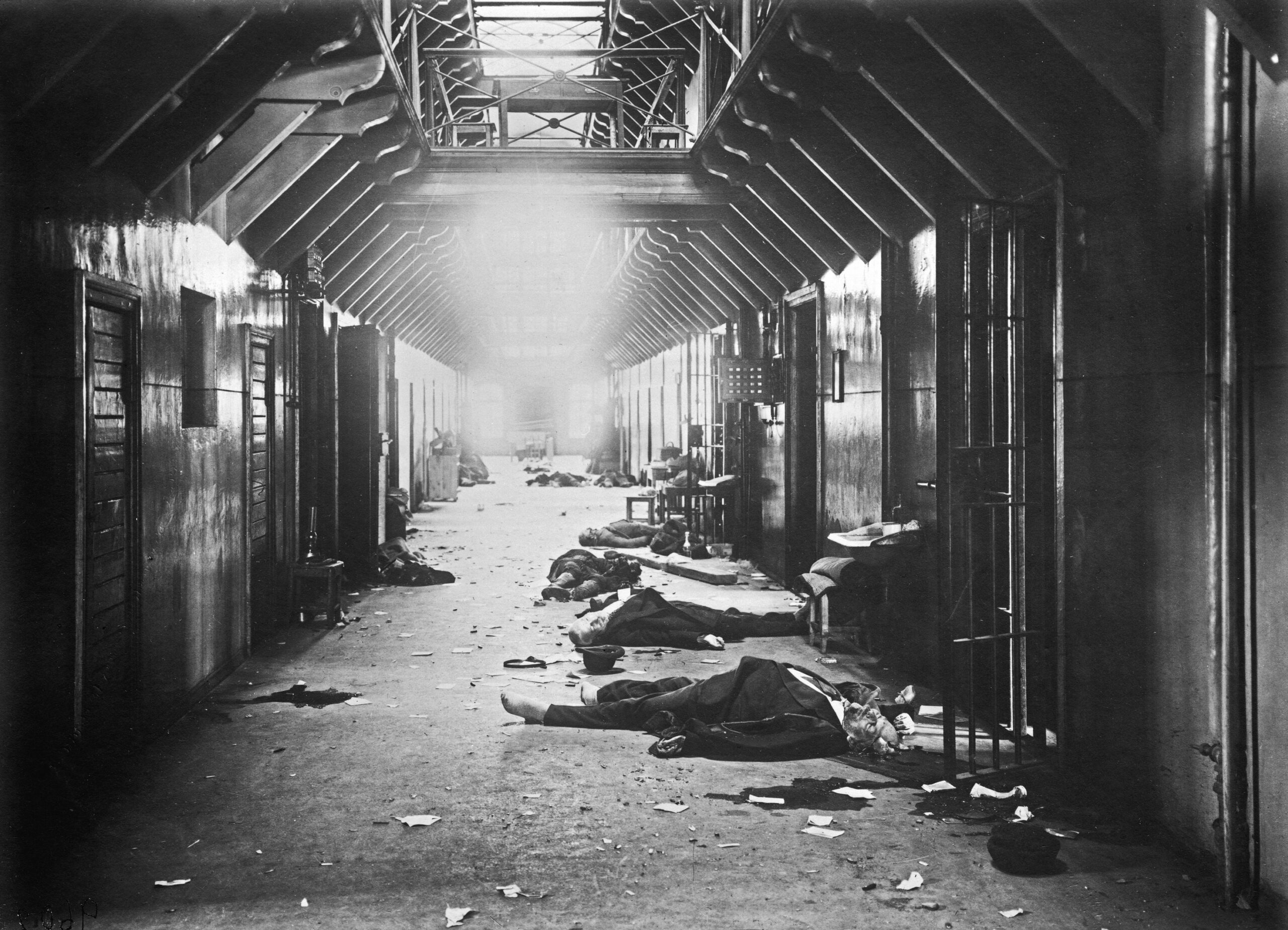Victims of the Viipuri prison massacre during the Finnish civil war, 1918. As the city fell to anti-communist forces, fleeing Red Guards slaughtered over 30 political prisoners rather than let them be freed. The White Guards murdered over 400 Russians in response after capturing the city (4955×3576)