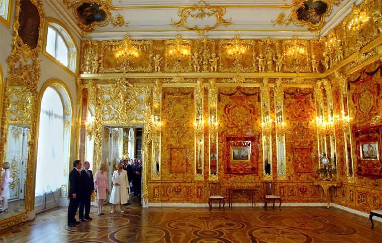 The original Amber Room inside the Catherine Palace in Pushkin, Russia, photographed prior to being looted during World War II, c. 1930s [3000 × 1688]