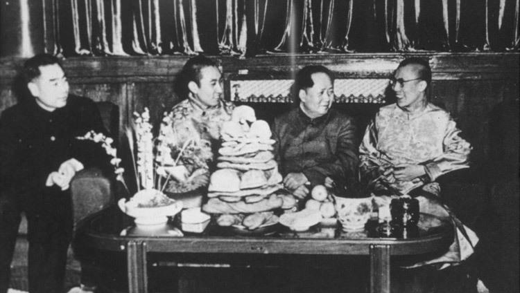 Zhou Enlai, Panchen Lama, Mao Zedong and Dalai Lama in Beijing, China in 1955. [750×424]
