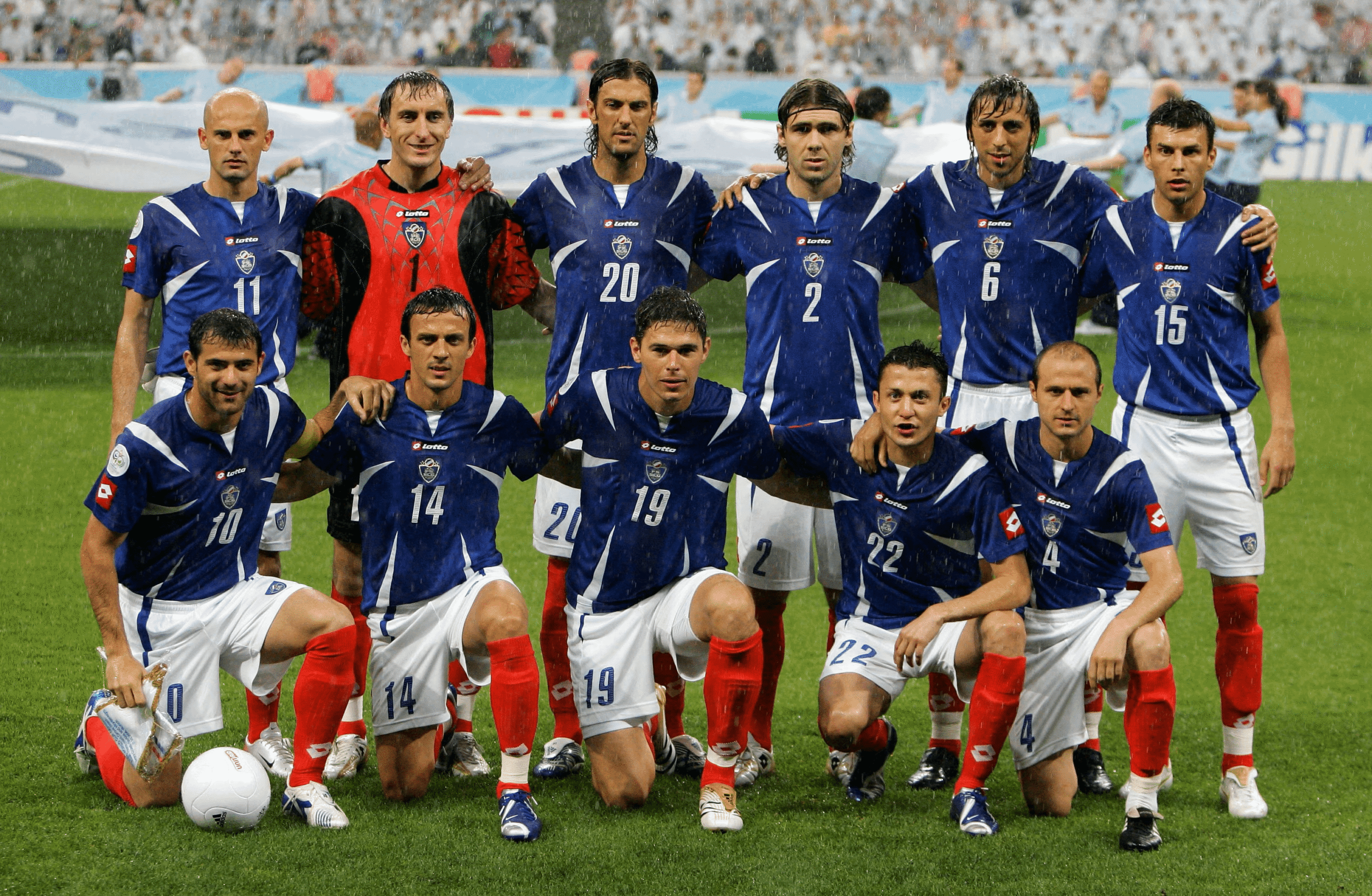 Serbia and Montenegro before their final match, 18 days after the country ceased to exist, 2006 FIFA World Cup (2006-06-21) [3048 x 1990]