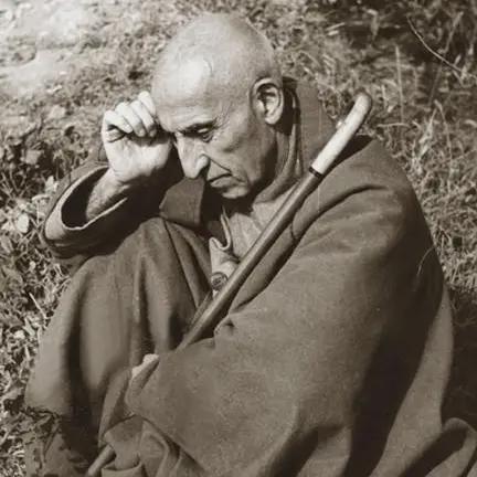 Mohammad Mosaddegh, Iran’s prime minister, in his garden under house arrest after the CIA overthrew his democratically elected government, Iran (1965) [432×432]