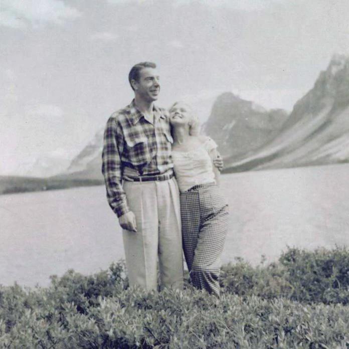 Marilyn Monroe and Joe DiMaggio in Canada, 1953. [696×696]