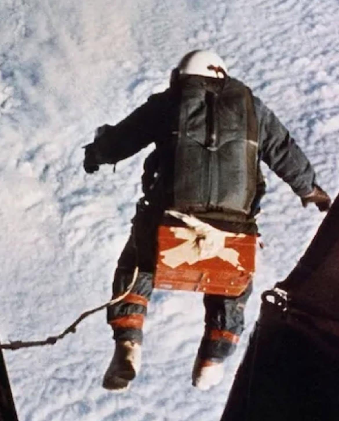 U.S. Air Force Captain Joseph Kittinger making the world’s highest parachute jump, 1960. [1,170 × 1,454]